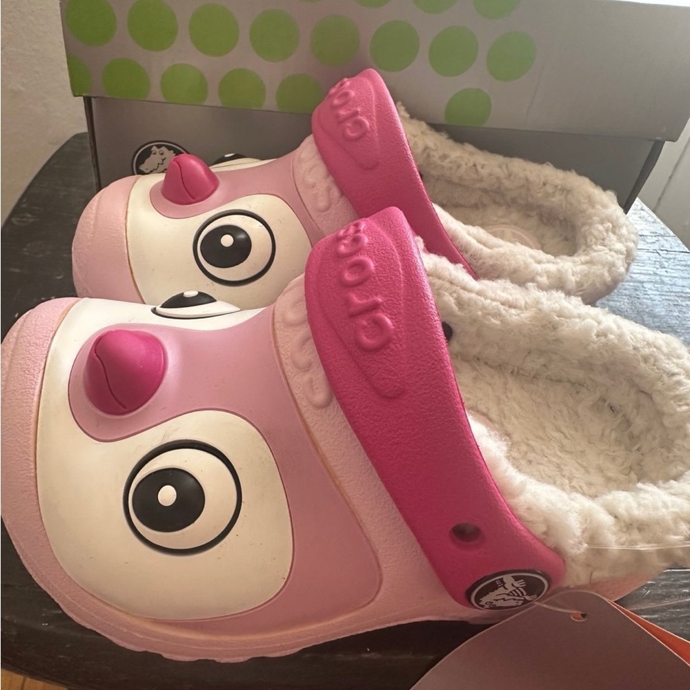 Pink penguin crocs - Picture 8 of 15